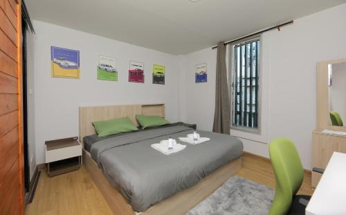 room detail thumbnail 1