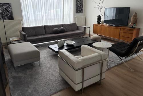  Near Amsterdam and airport, 90m2, privacy! in Hoofddorp