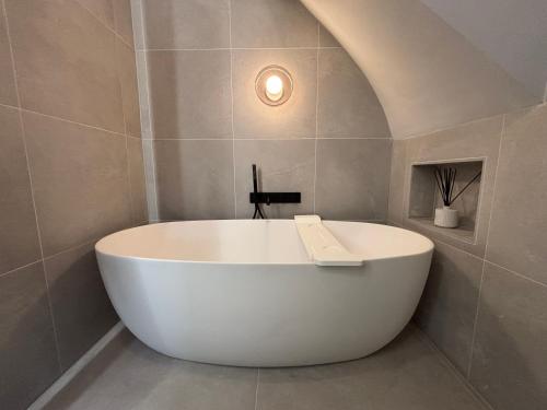  Near Amsterdam and airport, 90m2, privacy! in Hoofddorp