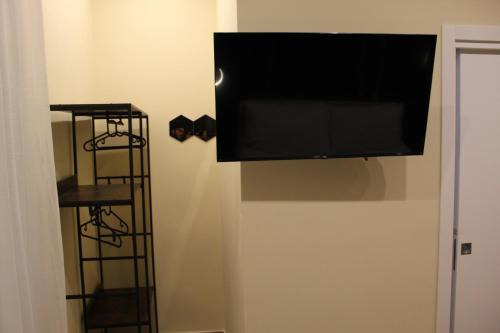 BlackWoody Contemporary Rooms - Napoli Centro Storico Via Toledo 5