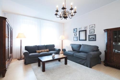 Studio Apartment image 3