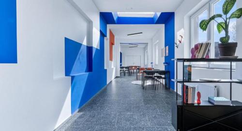 SUPERIOR PRAGUE 2BR APARTMENT for Business & Leisure, Private Garden, Free Parking & Gym, by LIVE-IN in Prague 11