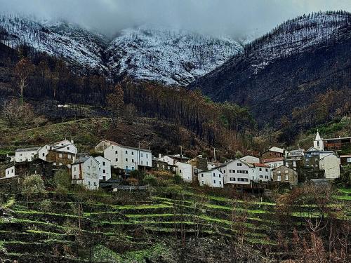 Love, made in xisto gîte à louer Casas Figueiras