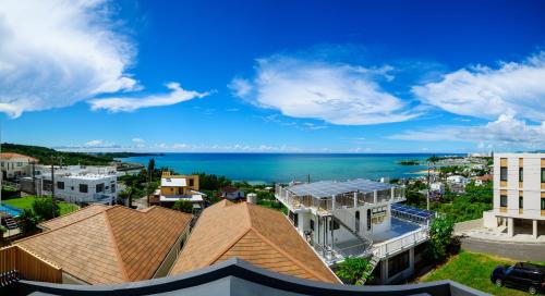 Okinawa Island onna resort nakadomari ビーチまで車で4分 最大12名OK 中庭付き貸切ヴィラでくつろぐ恩納村ステイ 4-Star Guesthouse room