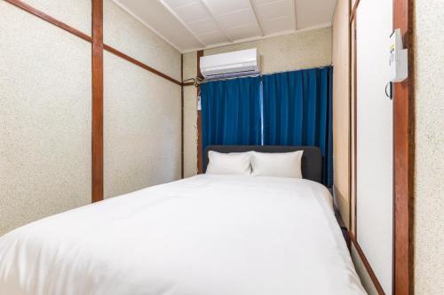 10 min to JR Kyobashi Easy Umeda Namba USJ Up to 4