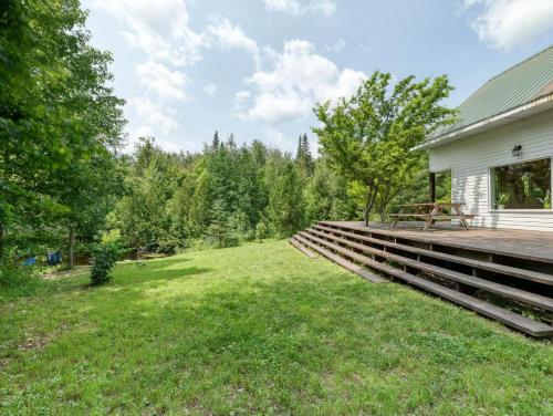 Spa et Waterfront - Cachette du Petit Lac in Chertsey (QC)