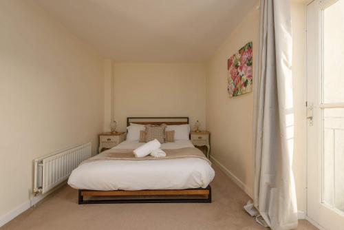 Cozy 3BR escape near Edinburgh centre - image 13