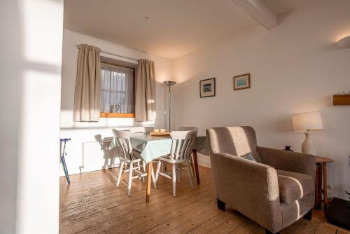 Спільний лаунж/ТБ зона, Shore Cottage - Lower Largo in Ландін Лінк