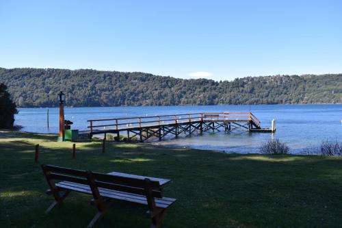 Cabana con costa de lago San Carlos de Bariloche