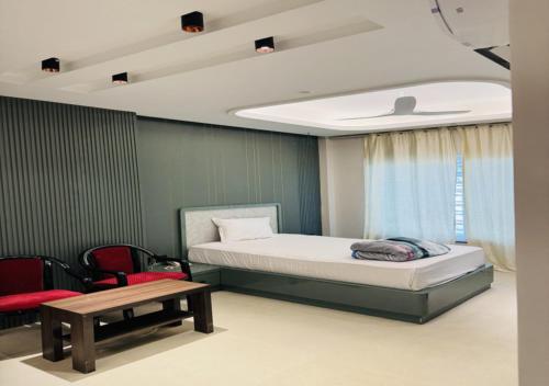 Hotel Royal Plaza in Phulbani