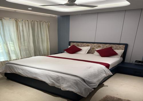 Hotel Royal Plaza in Phulbani