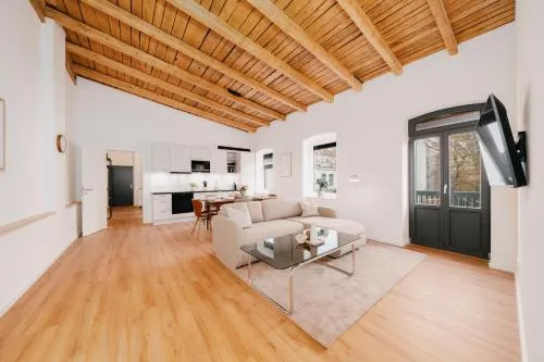 Homely Berlin - Modern , Balcony , Near River , Family & Business in Berlin, Deutschland