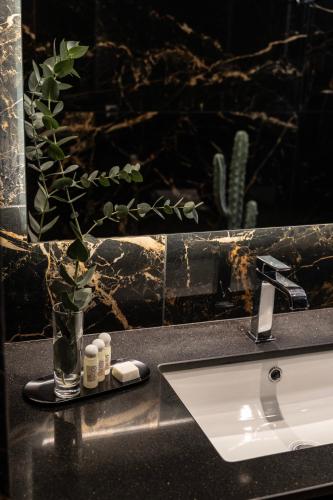 Kolonaki Chic Haven - A Downtown Retreat - image 4