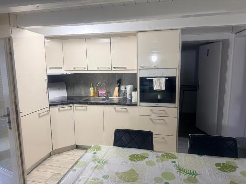 Appartment Happy Life - Wimmis - near Spiez-Thun- Interlaken in Wimmis