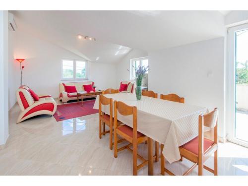 Közös társalgó / TV, Rural Escape with Pool - Villa Krka in Drinovci