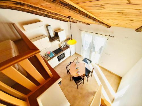 Apartment Dachgeschosswohnung auf zwei Etagen mit schönem Meerblick by Interhome – khách sạn tại Supetarska Draga