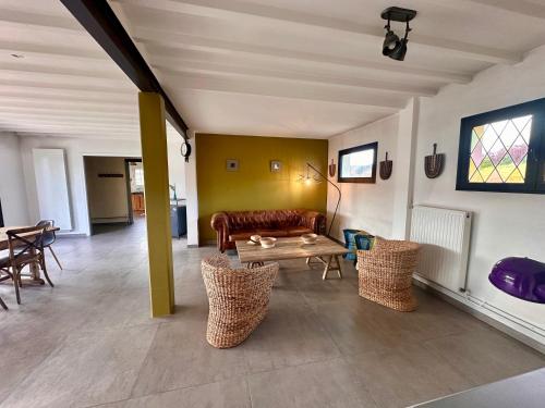 Le Petit Paradis tout confort avec piscine extérieure (Le Petit Paradis tout confort avec piscine exterieure) in Martin-Eglise (Upper Normandy)