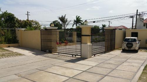 New Kingston Guest Apartments @ Donhead