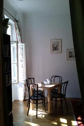 Apartment Wohnung in Hernals mit Garten- und Strassenblick by Interhome in Wien, Österreich