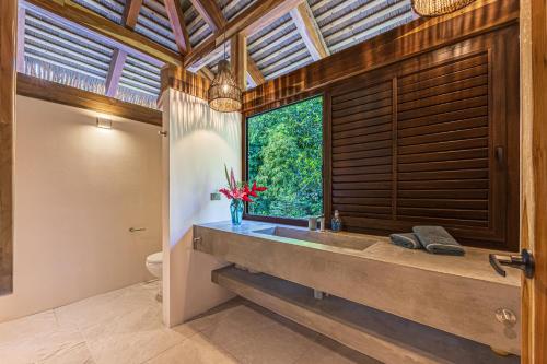 Vannas istaba, Modern Tropical Bungalow magic ocean views in Cabo Matapalo