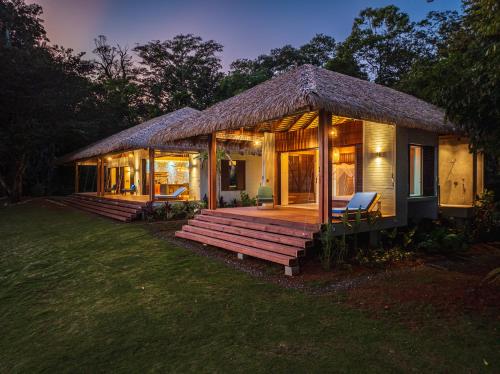 . Modern Tropical Bungalow magic ocean views