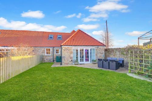 Dārzs, Old Farm- North East Escapes in Warenford