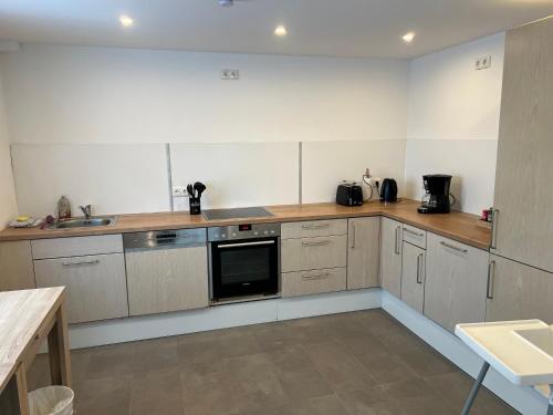 Neu saniertes Haus in Hermaringen, 4 Schlafzimmer, 9 Personen, Legoland und Firmenunterkunft in Burgberg