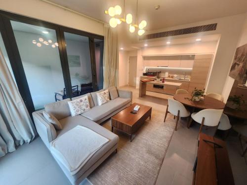 Luxury 2BR with Private Garden Marassi Living – khách sạn tại Sân bay quốc tế Bahrain