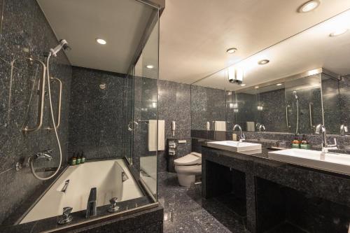 room detail thumbnail 2