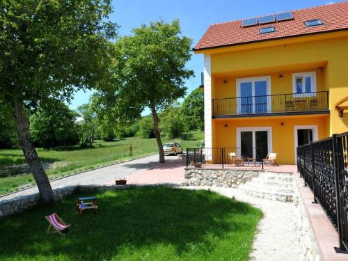 Holiday Home Alleinstehendes Ferienhaus mit Swimmingpool by Interhome in Tijarica