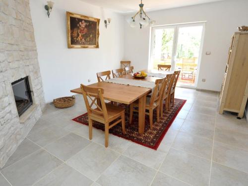 Holiday Home Alleinstehendes Ferienhaus mit Swimmingpool by Interhome in Tijarica