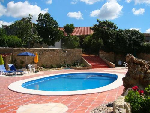 Holiday Home Bauernhaus aus dem XIX Jahrhundert by Interhome gîte à louer Rendufas da Mata