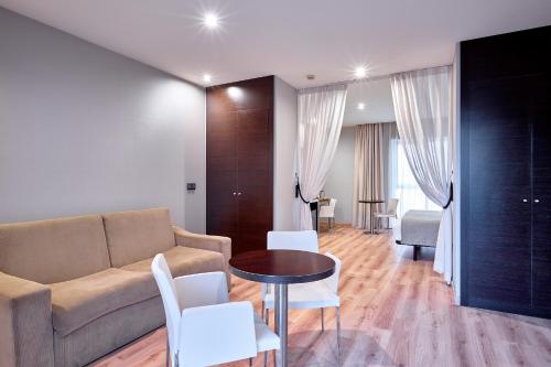 Hotel Turia Granada Room Type - Deluxe Junior Suite with Hot Tub