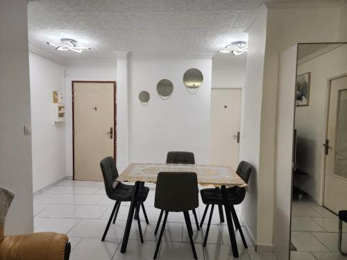 Bright apartment 1 to 3 bedrooms - Location saisonnière - Besançon