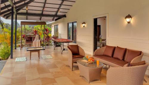Iekārtas, SaffronStays Green Lawns in Unhere Bk