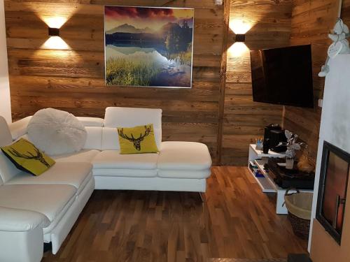 Holiday Home Knusperhäuschen Maria Nikolett in Wolfsberg by Interhome (Holiday Home Knusperhauschen Maria Nikolett in Wolfsberg by Interhome) in Kotsch
