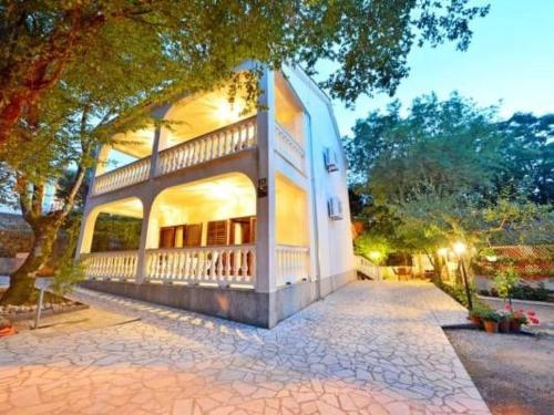 Apartment Gemütliches Studio-Apartment für 2 Personen in M by Interhome - Location saisonnière - Malinska