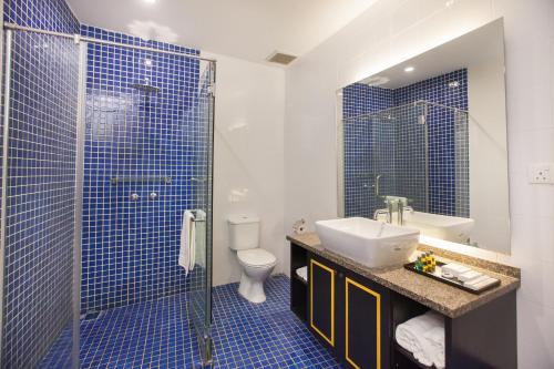room detail thumbnail 2