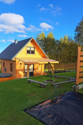 2 bedrooms, 7 beds