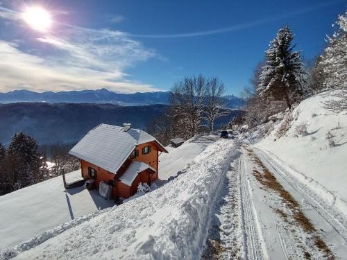 Holiday Home Almchalet Orter in Treffen am Ossiacher See by Interhome in Treffen, Österreich