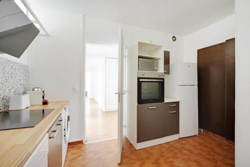 Eiffel Tower Grand Appartement 3 Chambres Panoramique Paris Vue with Parking & AC - image 2