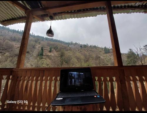 Swaranya Cabin wood cottage in Bharhka