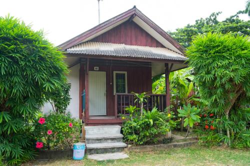 Weekender Bungalow ( Weekender Bungalow )