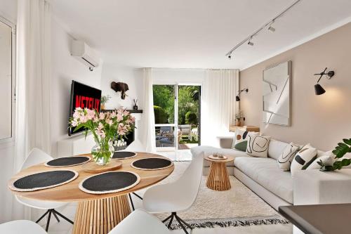 Calahonda Townhouse w Pool, BBQ & Garden – khách sạn tại Calahonda