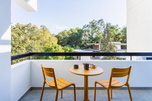 Oprema, Modern Luxury 2BR|Park View & Balcony in Ayios Andreas
