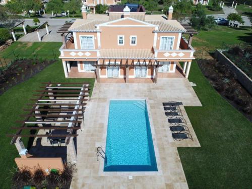 Holiday Home Schönes Haus in Carvoeiro mit privatem Parkplatz by Interhome – khách sạn tại Sesmarias