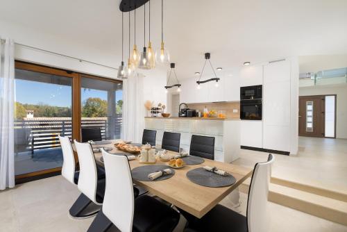 Villa Magnus Vareški by Istrialux (Villa Magnus Vareski by Istrialux) in Veliki Vareski