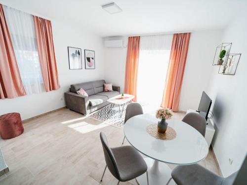 Apartment Gray mit Blick auf das Wasser by Interhome in 科馬爾拿