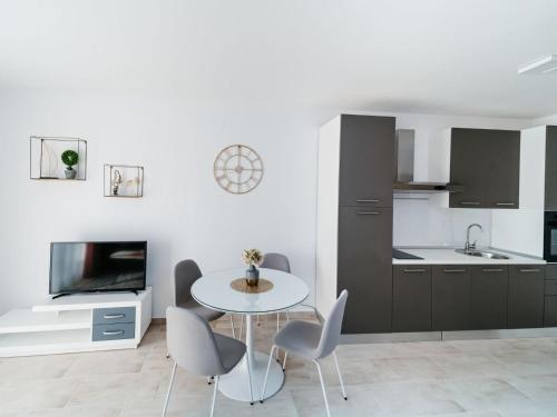 Apartment Gray mit Blick auf das Wasser by Interhome in 科馬爾拿