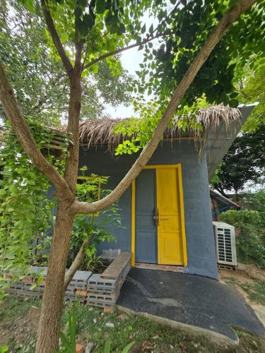 Faiza Farm home in Tha Muang
